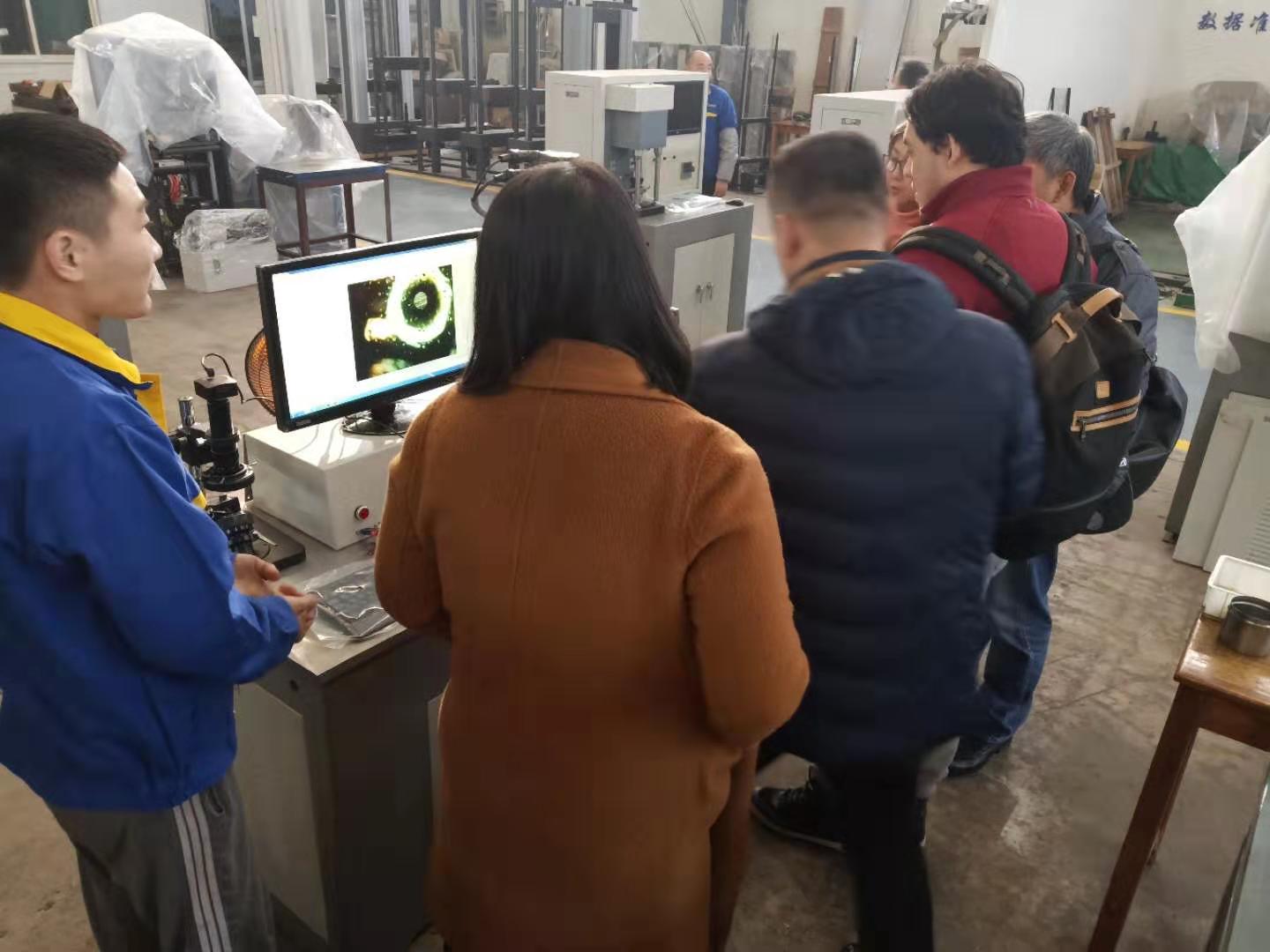 国外客户到济南香蕉视频导航工厂参观考察